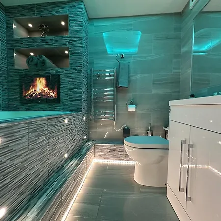 Mansa Bradford (West Yorkshire)