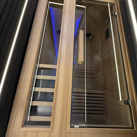 Mansa * Bradford (West Yorkshire)